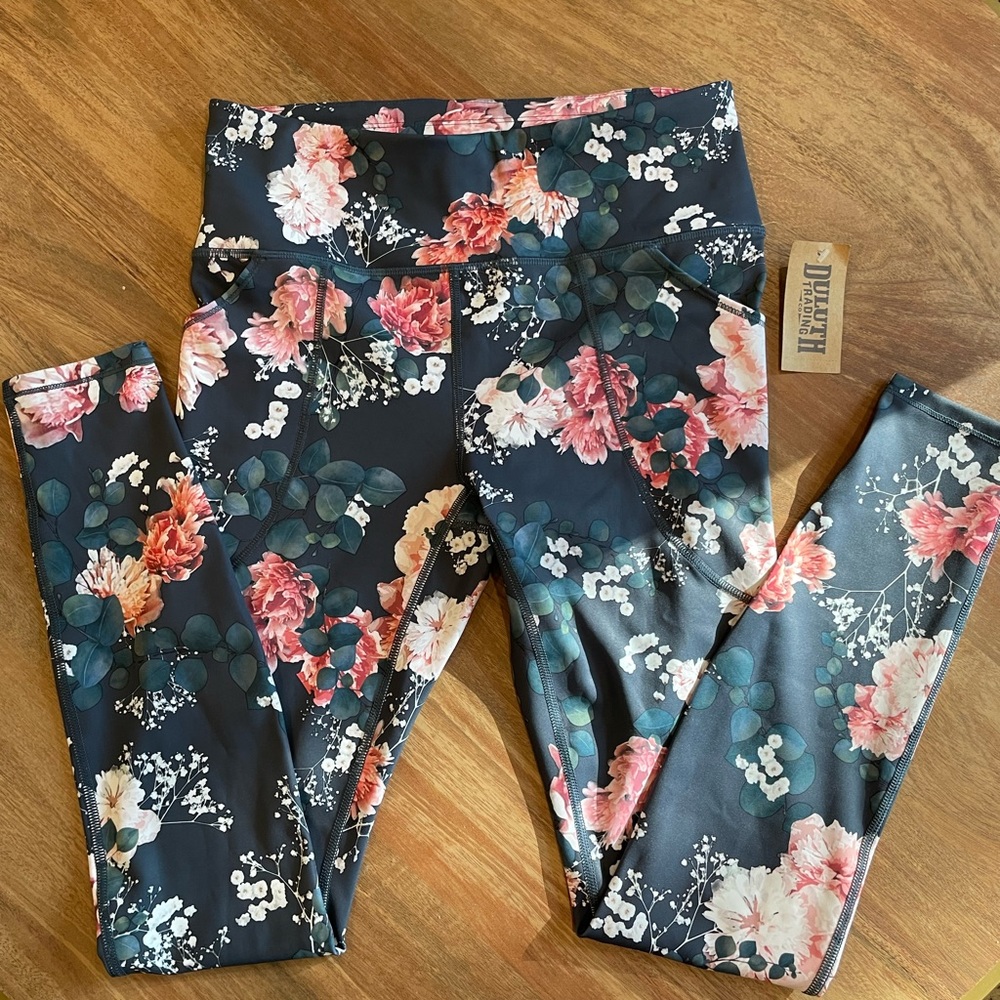 Duluth Trading co | Women’s size small | Floral leggings | NWT